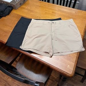 Lot of 2 Women’s Shorts 1X